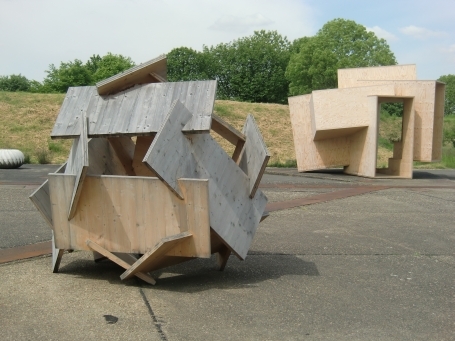 Raketenstation Hombroich : Skulpturen aus Holz, von Oliver Kruse
